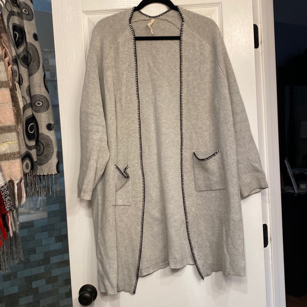 Stitch Fix Teeberry & Weave XL Gray Cardigan with Back Accent Stitching